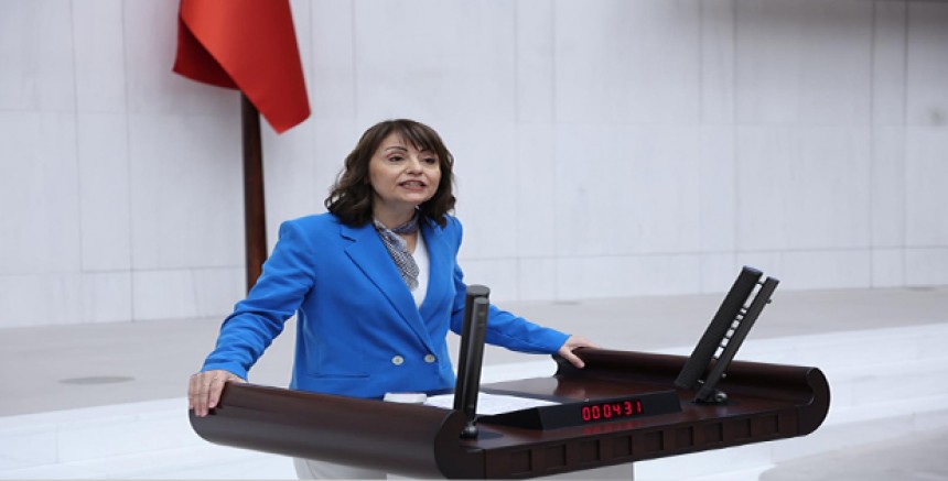 Kezban Konukçu’dan Bakan Tekin’e 17 Soruluk Önerge: “Fatma Nur Çelik Cinayetinin Sorumluları Ortaya Çıkarılmalı”