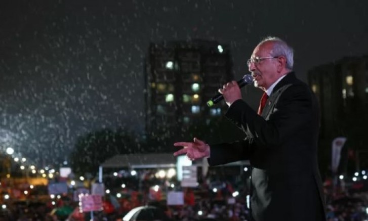 Kılıçdaroğlu Ankara’da yağmur altında halka seslendi 