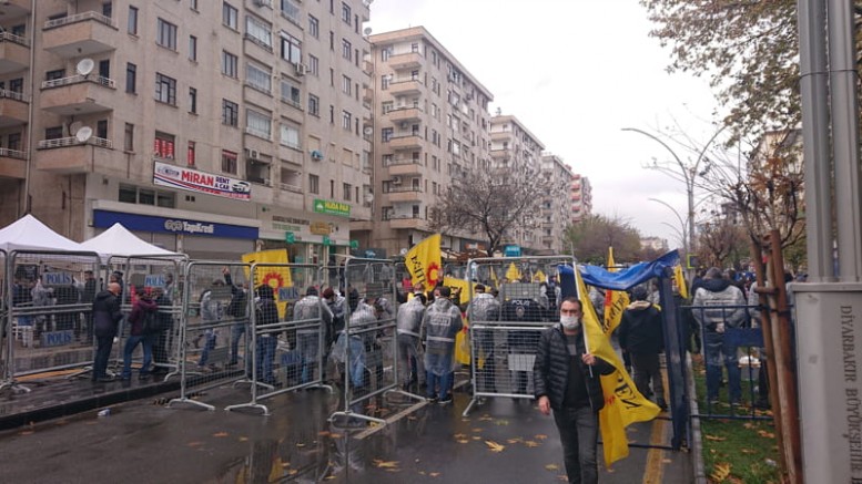 KKP’nin mitinge katılımının engellenmesi keyfidir