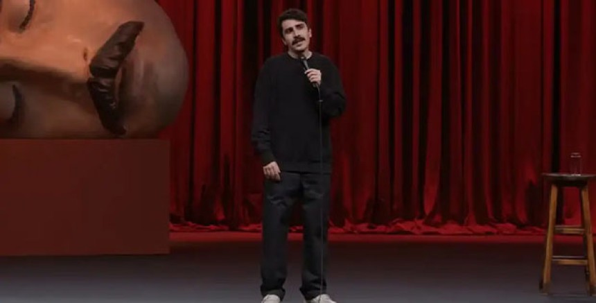 Komedyen Deniz Göktaş Tahliye Edilmeden Aynı Gösteri Nedeniyle Yeniden Tutuklandı