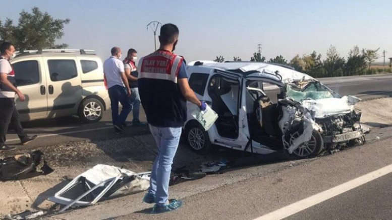 Konya’da TIR ve kamyonet çarpıştı 6 kişi yaşamını yitirdi
