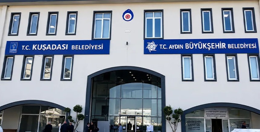 Kuşadası Belediyesi'ne Üçüncü Dalga Operasyon: Bülent Tezcan'ın Kızı ve Damadı Hakkında Gözaltı Kararı