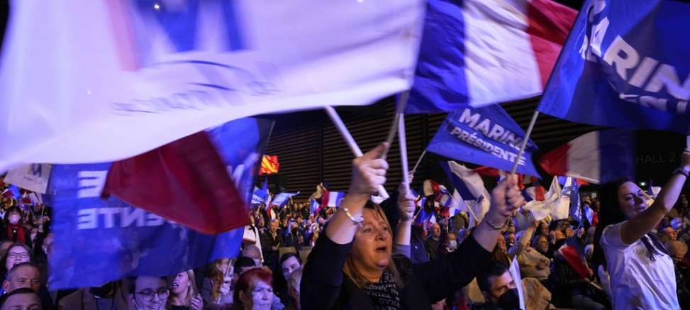 Le Pen: Fransa’yı NATO’dan çekme sözü verdi