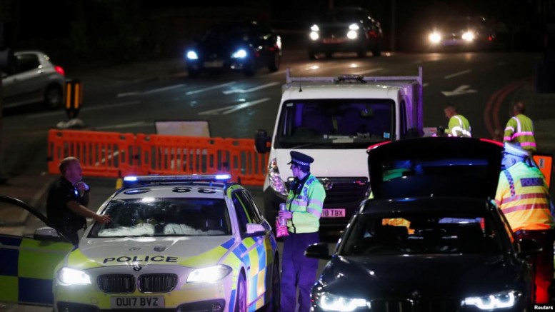 Londra'nın Reading bölgesinde bıçaklı saldırıda 3 kişi yaşamını yitirdi