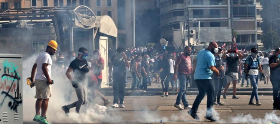  Lübnan’ın başkenti Beyrut’ta Sokaklar kaynıyor 