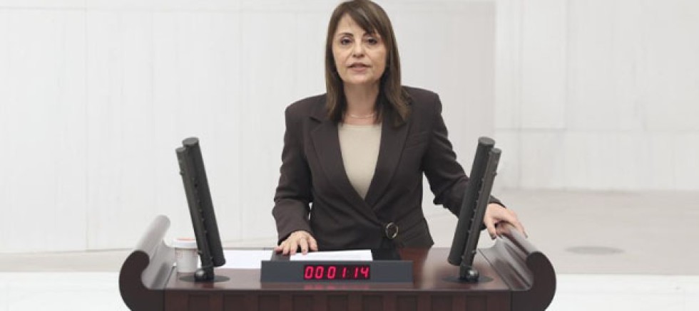 Kezban Konukçu’dan Bakan Tekin’e Öğretmenlerin Mazeret Atamaları İçin 11 Soru