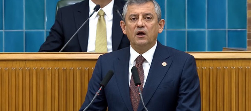 Özel’den Erdoğan’a sert çıkış: “Sen bu işin tam ortasındasın”