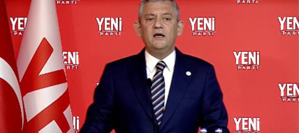 Özgür Özel’den Fon Soruşturması Çıkışı: “Fatma Hanım Buzdağının Sadece Görünen Yüzü”