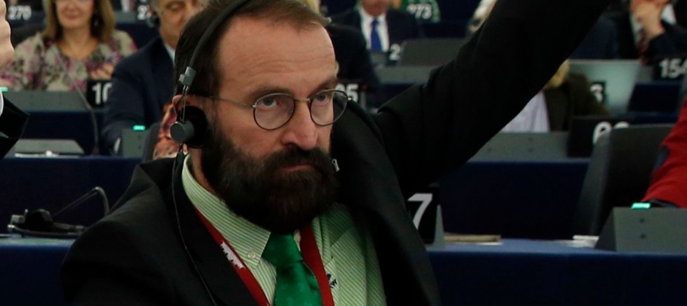 Macaristan’da eşcinsellik karşıtı parlamenter eşcinsel seks partisinde yakalandı