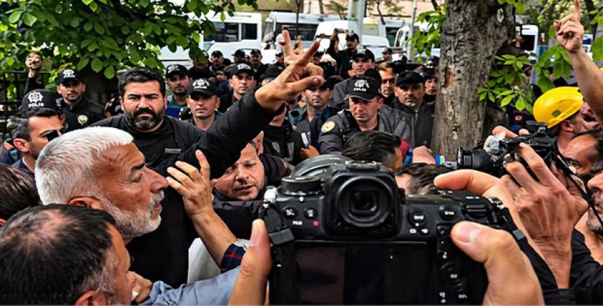 Madencilere Polis Müdahalesi: Sendika Yöneticileri Gözaltında