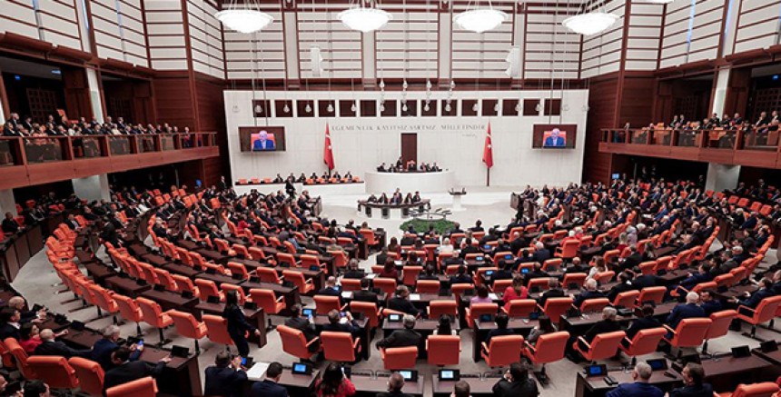 Meclis’e Sunuldu: Özgür Özel, Tuncer Bakırhan ve 4 Milletvekili Hakkında Fezleke