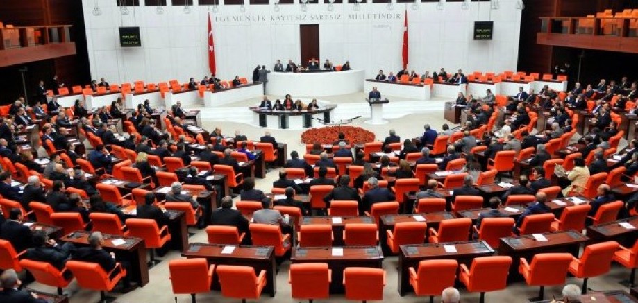 Mecliste Gergin 23 Nisan Oturumu 