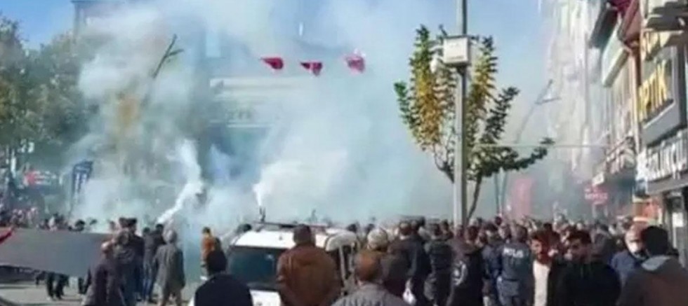 Meral Akşener, protesto edildi: Bir de utanmadan halktan oy istiyorsun