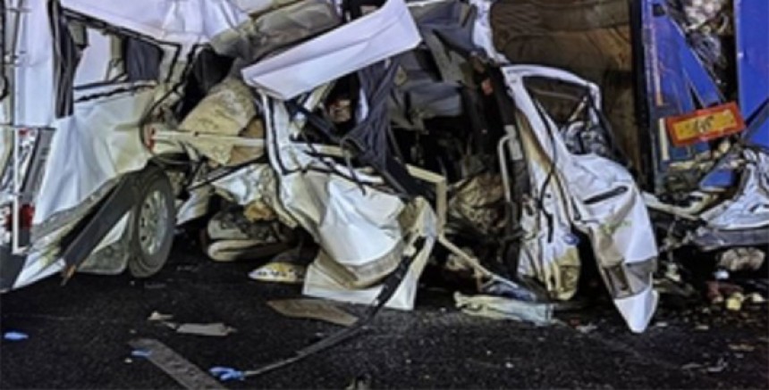 Mersin Tarsus’ta Feci Kaza: Tarım İşçilerini Taşıyan Minibüs Tıra Çarptı, 3 Ölü 16 Yaralı