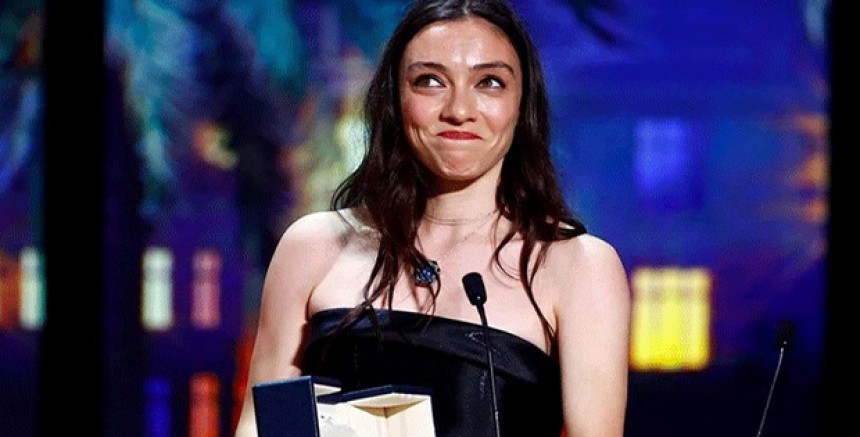 Merve Dizdar, Cannes Film Festivali'nde En İyi Kadın Oyuncu Ödülü'nü aldı: Kılıçdaroğlu, Merve Dizdar'ı tebrik etti