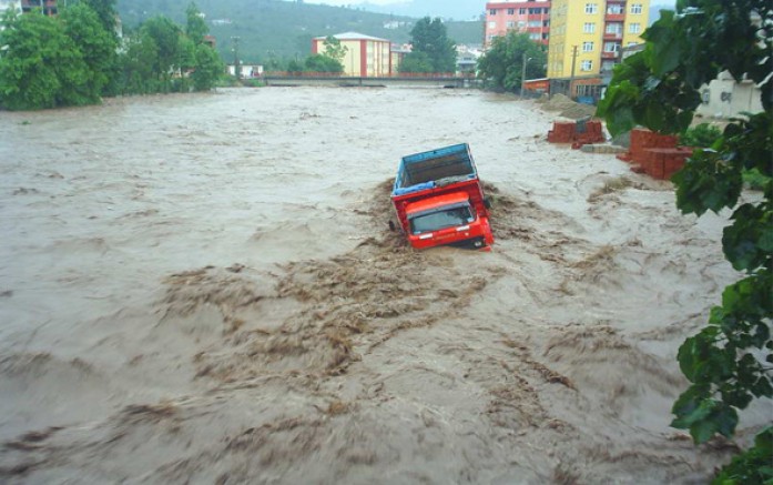 Meteoroloji uyardı: Sel ve su baskınına karşı…