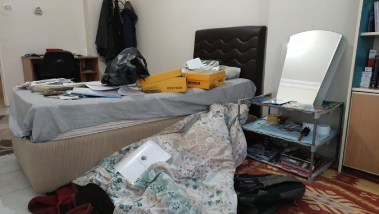 Mezopotamya Ajansı ve JINNEWS muhabirleri, evlerine yapılan baskınla gözaltına alındı