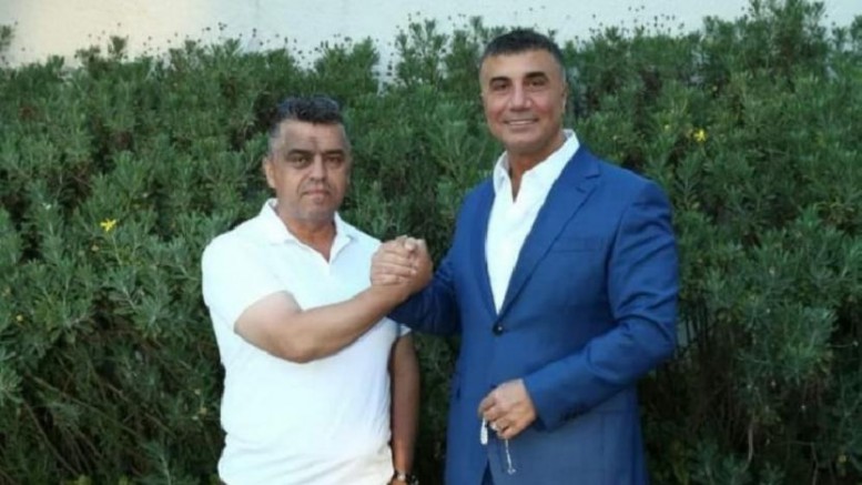 MHP’li Başkan Sedat Peker ile fotoğrafını paylaşıp sildi