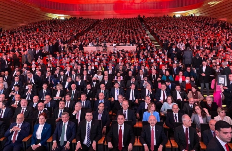 Millet İttifakı coşkulu bir karabalıkla seçim beyannamesini açıkladı