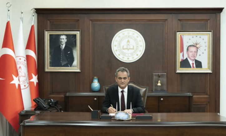 Milli Eğitim Bakanı Özer mülakatı savundu