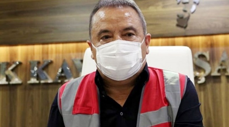 Muhittin Böcek hastaneye kaldırıldı