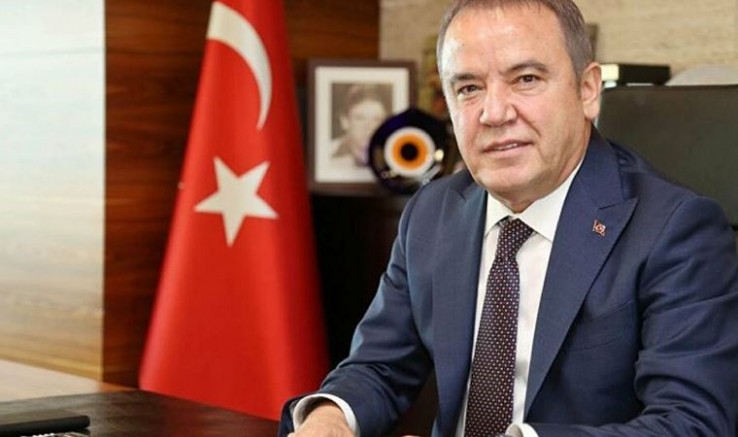 Muhittin Böcek: Partimizde bazı menfaat gruplarının insan olmayı unuttuklarını gördüm