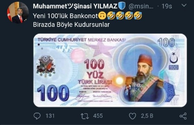 Muhtar Atatürk’ün yerine Abdülhamit’in fotoğrafını koydu:Birazda böyle kudursunlar