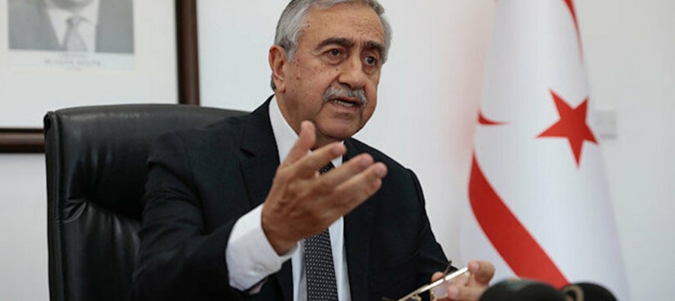Mustafa Akıncı siyaseti bıraktı
