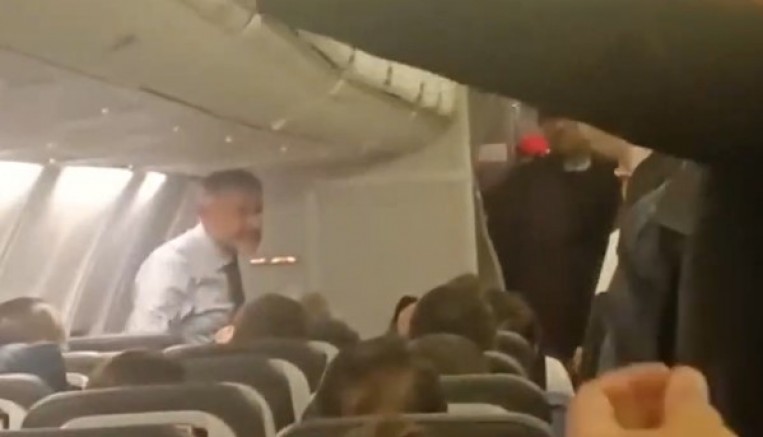  Nebati için uçak rötar yapınca yolcular ile Nebati arasında tartışma yaşandı 