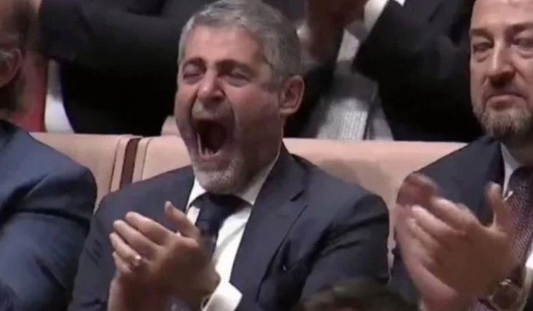 Nurettin Nebati, sözlerini beğenmeyenlere ‘Nöroloğa gitsinler’ dedi