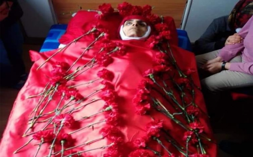 Ölüm orucu Direnişçi Grup Yorum üyesi Helin Bölek hayatını kaybetti