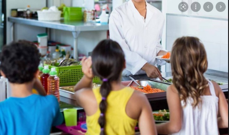 Oruç tutmayan öğrenciler açlığa mahkum ediliyor 