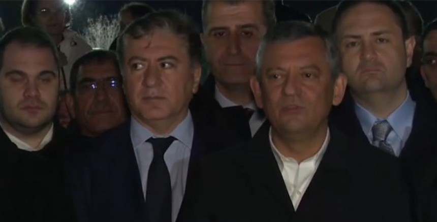 Özgür Özel’den Sincan Cezaevi Önünde Sert Mesaj: “3 Harfliler Bizim Tüketim Gücümüzü Görecek”