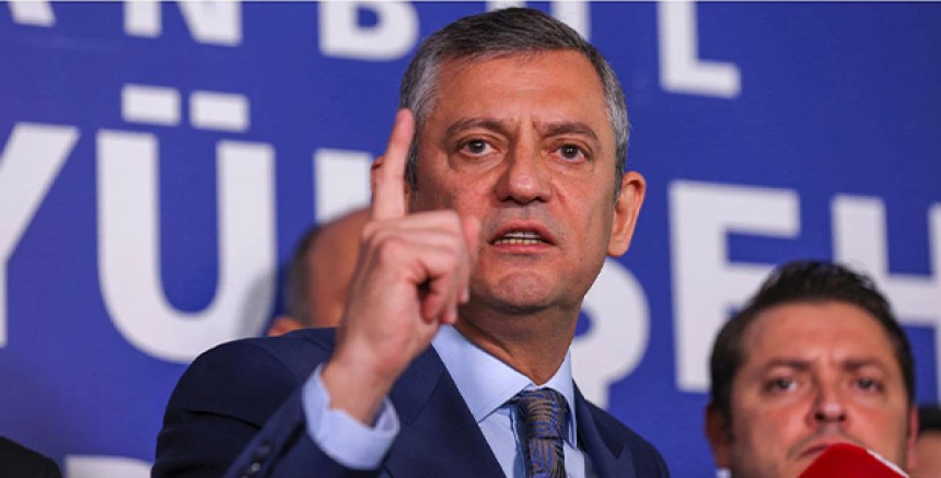 Özgür Özel’den Yandaş Medyaya Sert Tepki: “Haydanlı’yı ‘kilit isim’ yaptılar, sonra sessizce serbest bıraktılar”