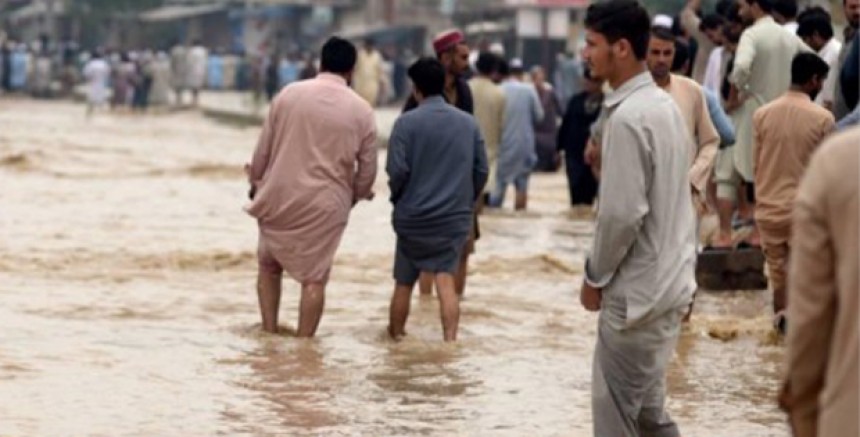 Pakistan’da aşırı yağış ve sel sonucu 25 kişi yaşamını yitirdi 