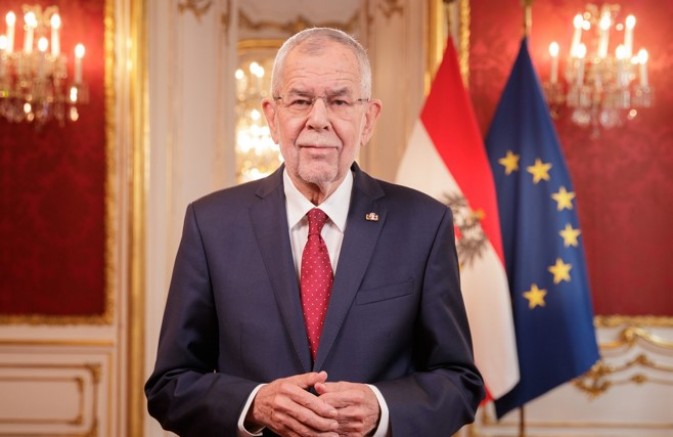 Pazar günü yeniden adaylığını açıklayan, Van der Bellen 2. Dönme hazırlanıyor