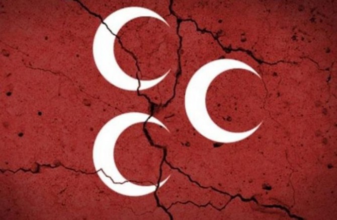 Peş Peşe İstifalar geldi MHP’de istifa krizi!