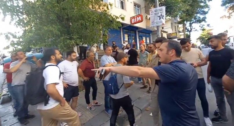 Polis amirimi sokak kabadayısı mı beli değil 