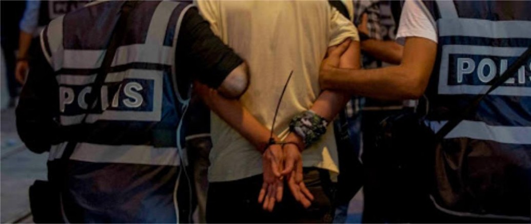 Polis Gaziantep'te HDP İl Başkanı ile muhtarların bulunduğu 33 kişi hakkında gözaltına aldı