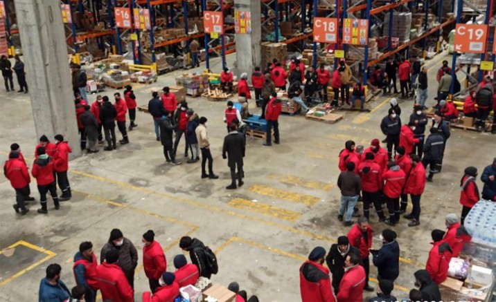 Polis grevde olan Migros çalışanları gözaltına aldı 