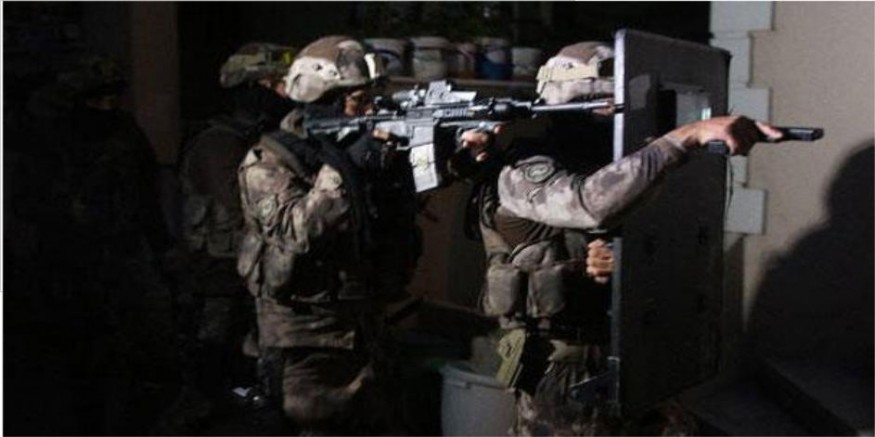  Polis İstanbul merkezli 5 ilde 'DHKP-C operasyonu adı altında 27 kişi gözaltına aldı