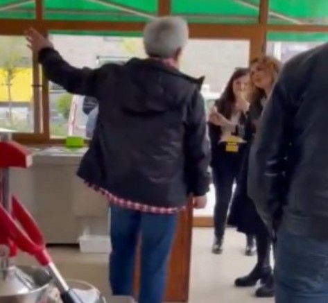 Rize’de Nagehan Alçı'ya 'Che' tepkisi: Özür dileyeceksiniz (VİDEO)