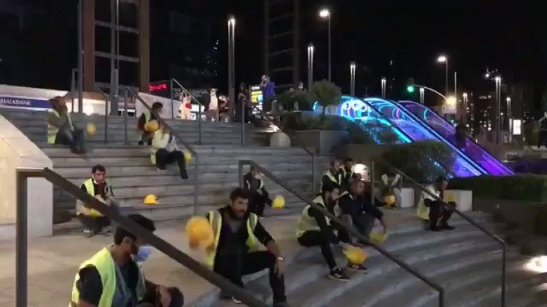 Rönesans Holding işçileri 5 gündür Piazza AVM’nin önünde direniyor