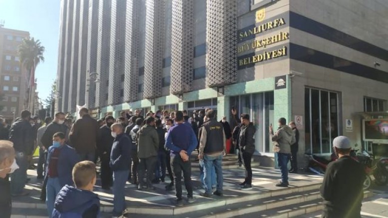 Şanlıurfa’da eylem: Sorunumuz çözülmese toplanan tüm çöpleri belediyenin önüne dökeceğiz!