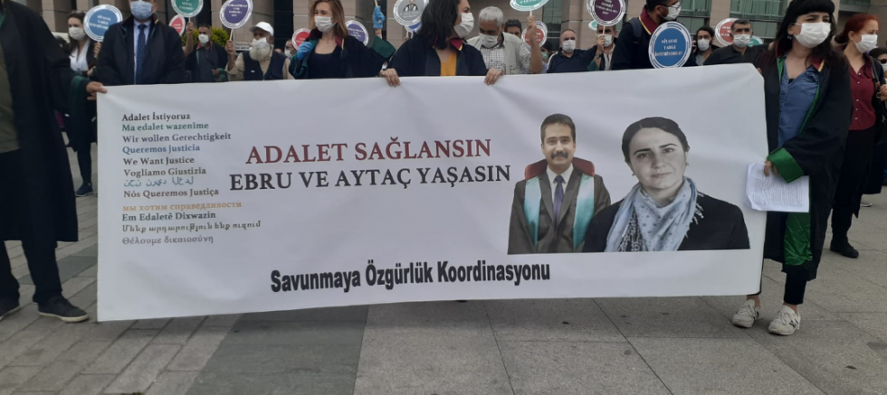 Savunmaya Özgürlük Koordinasyonundan Adliyeler Önünde Basın Açıklaması 