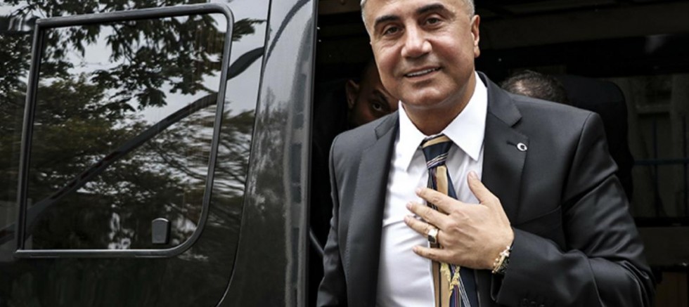 Sedat Peker 2,5 milyar dolarlık listeyi ele geçirdiğini açıkladı: Listede siyasilerin, bürokratların, hükümete yakın iş adamlarının aileleri de var