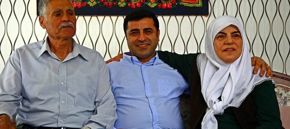 Selahattin Demirtaş, Hastanede Olan Babasıyla Görüştürüldü 