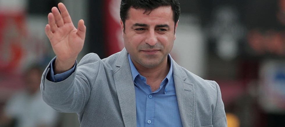 Selahattin Demirtaş: Okullarda anadilinizi seçin