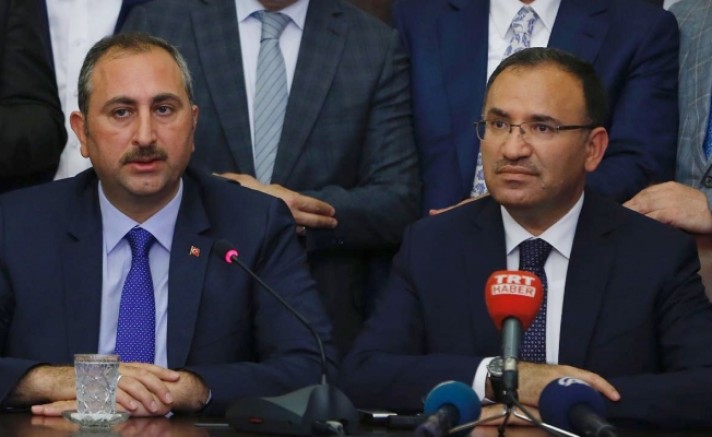 Son Dakika: Adalet Bakanı Abdulhamit Gül, görevinden alındı yerine Bekir Bozdağ atandı 