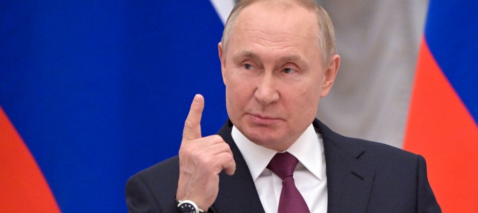 Son Dakika: Putin, Ukrayna'nın doğusundaki Donbas'a özel askeri operasyon başlattıklarını açıkladı